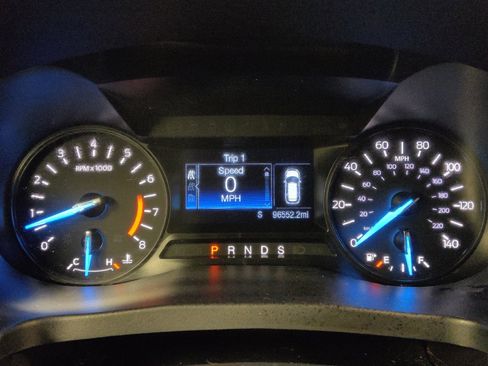 Used 2019 Ford Explorer XLT FWD image 23