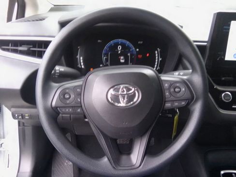 Used 2026 Toyota Corolla LE FWD image 13