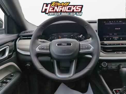 Used 2024 Jeep Compass Limited AWD/4WD image 14