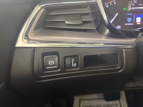 Used 2017 Cadillac XT5 Luxury w/ Driver Awareness Package image 20