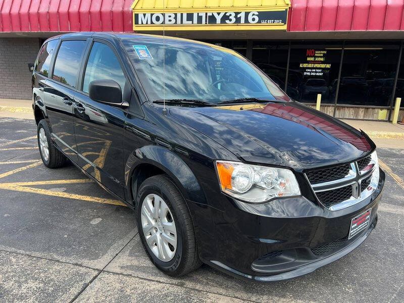 Used 2018 Dodge Grand Caravan SE w/ UConnect Hands-Free Group FWD image 9