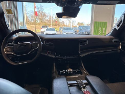 Used 2024 Jeep Wagoneer L Series III w/ Flexible Seating Group image 13