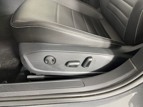 Certified 2023 Volkswagen Jetta SE image 19