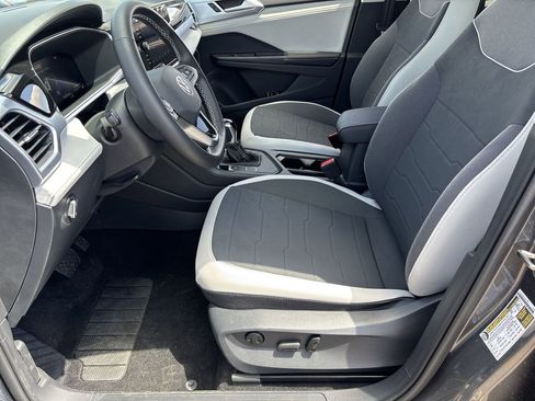 New 2026 Volkswagen Taos SE FWD image 15