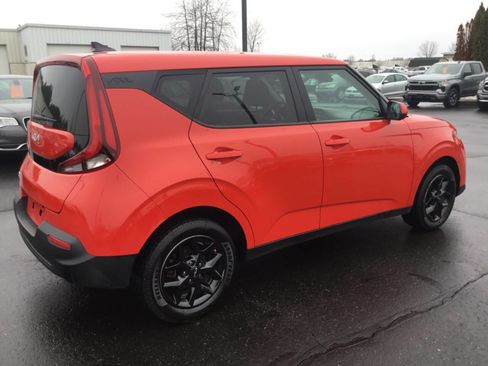 Used 2022 Kia Soul LX w/ Technology Package image 4