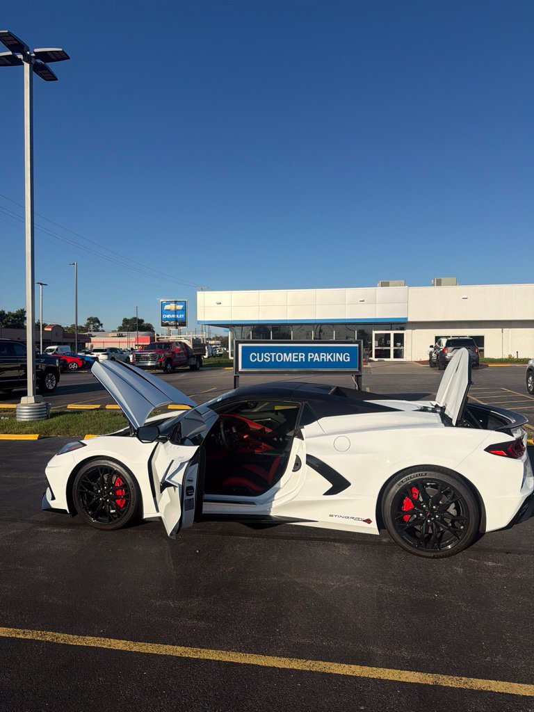 Used 2026 Chevrolet Corvette Stingray Preferred Conv w/ Stealth Interior Trim Package RWD image 18