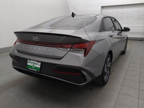 Used 2025 Hyundai Elantra Sport w/ Cargo Package FWD image 9