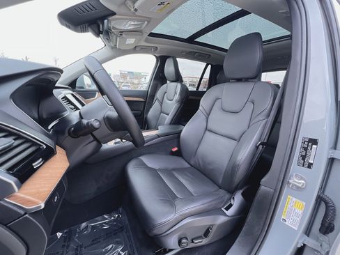 Used 2024 Volvo XC90 B5 Plus w/ Protection Package image 13