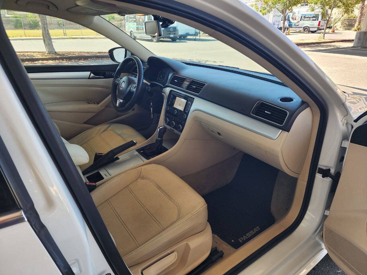 Used 2012 Volkswagen Passat 2.5 SE FWD image 14