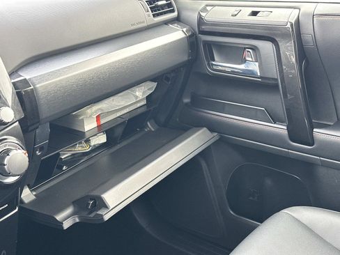 Used 2024 Toyota 4Runner TRD Off-Road Premium image 37