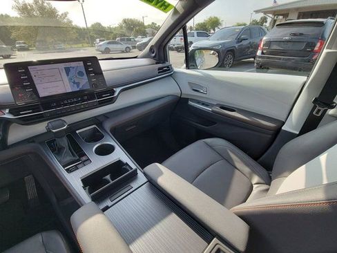Used 2024 Toyota Sienna XSE w/ XSE Plus Package AWD/4WD image 3
