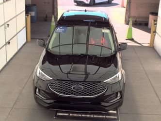Used 2024 Ford Edge SEL w/ Convenience Package AWD/4WD image 2