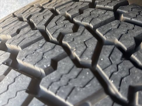 Used 2017 Nissan Frontier SV image 12