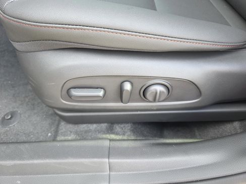 New 2026 Chevrolet Trax RS w/ Sunroof Package image 24