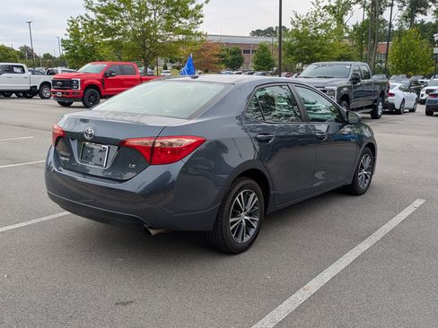 Used 2017 Toyota Corolla LE w/ LE Premium Package w/Moonroof FWD image 4