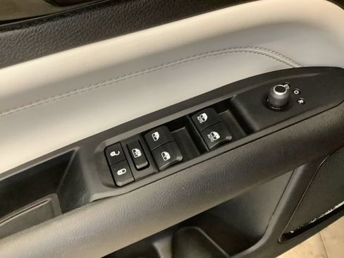 Used 2023 Jeep Compass Limited AWD/4WD image 13