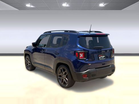 Used 2021 Jeep Renegade Latitude FWD image 3