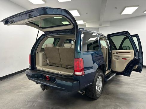 Used 2005 Cadillac Escalade AWD image 23