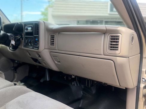 Used 2006 GMC Sierra 2500 W/T RWD image 71