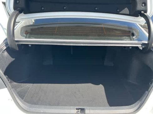 Used 2018 Toyota Camry SE w/ Moonroof Package image 11