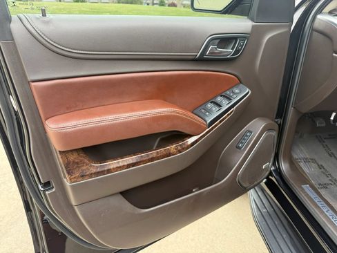 Used 2018 Chevrolet Tahoe Premier RWD image 9