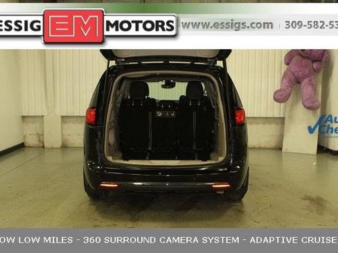 Used 2020 Chrysler Pacifica Touring-L Plus w/ Tire & Wheel Group image 40