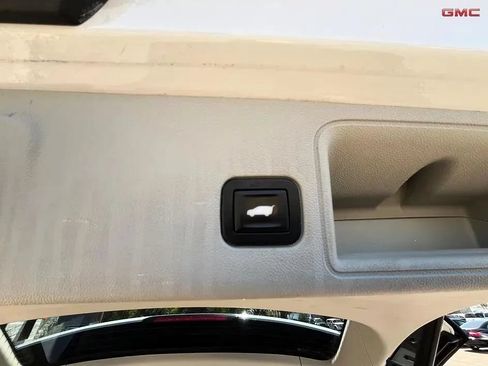 Used 2019 GMC Terrain Denali w/ Driver Alert Package II FWD image 14