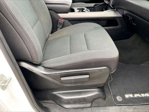 Used 2023 RAM 1500 Big Horn AWD/4WD image 32