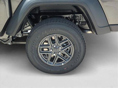 New 2025 Jeep Gladiator Sport image 10