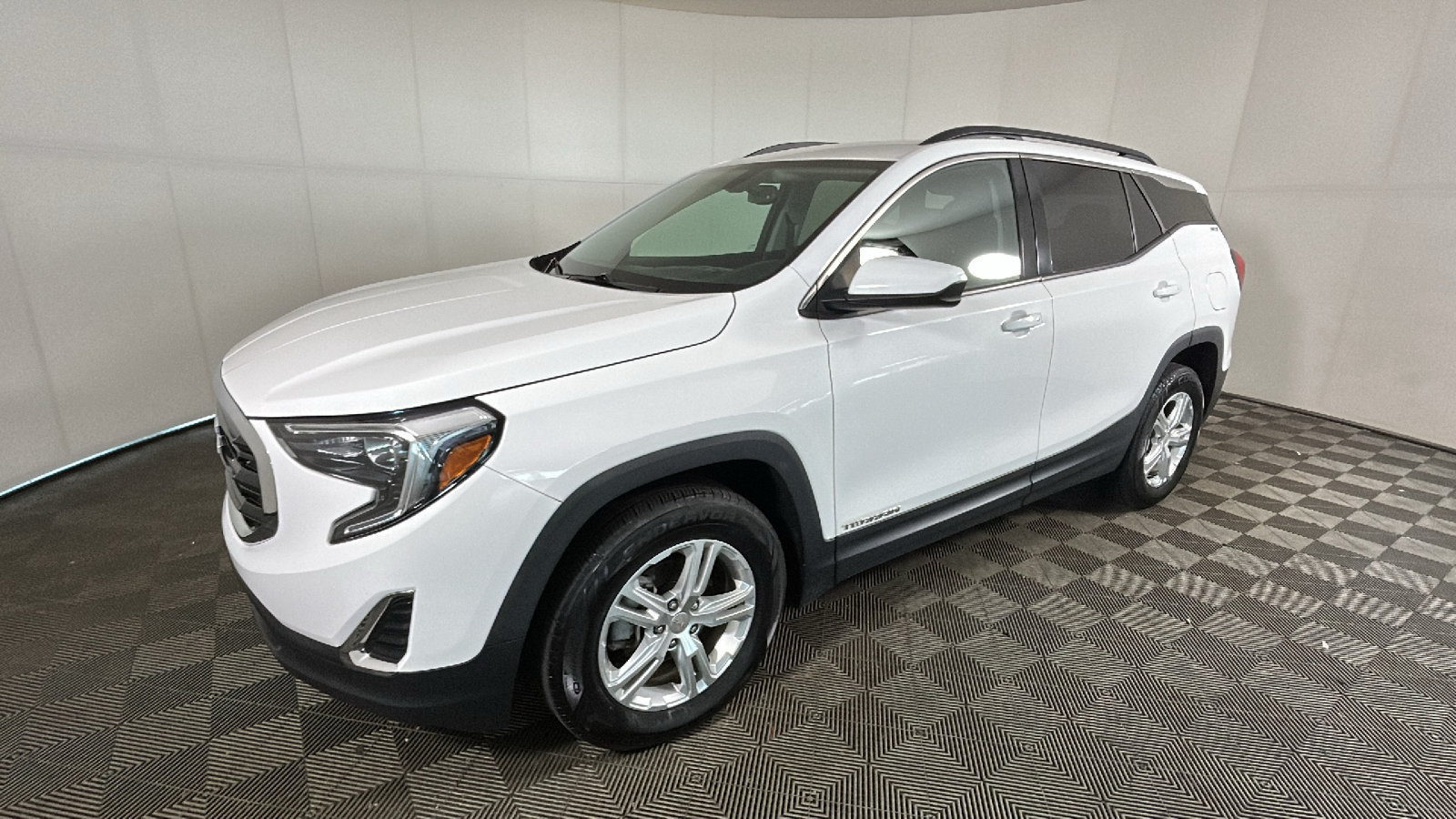 Used 2019 GMC Terrain SLE w/ Driver Convenience Package AWD/4WD image 8