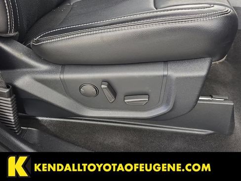Used 2019 Ford F150 Lariat w/ Equipment Group 502A Luxury AWD/4WD image 32