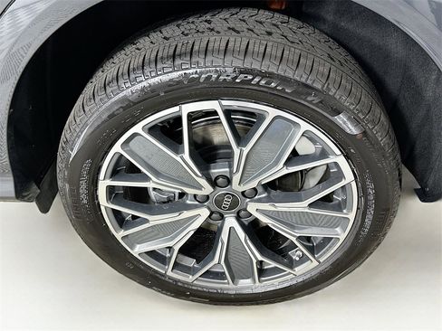 New 2025 Audi Q5 Premium Plus image 24
