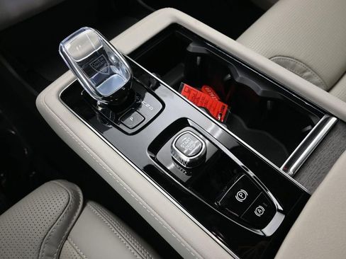 New 2026 Volvo XC90 B6 Ultra w/ Protection Package image 17