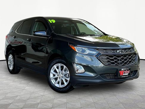 Used 2019 Chevrolet Equinox LT FWD image 3