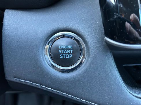 Used 2022 Toyota Highlander LE FWD image 29