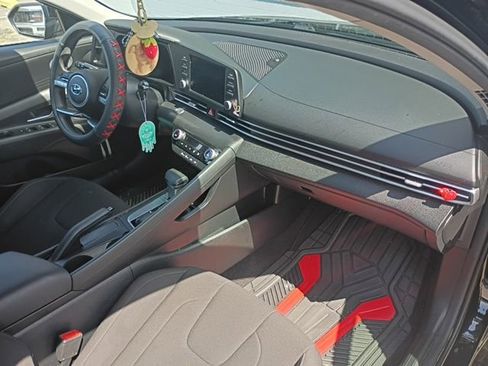Used 2023 Hyundai Elantra SEL image 16