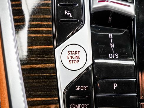 Used 2025 BMW X7 xDrive40i image 22