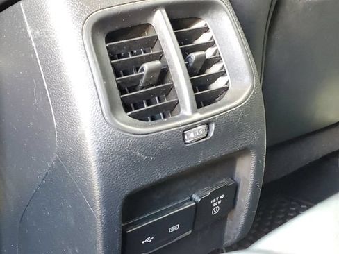 Used 2020 Jeep Cherokee Trailhawk w/ Cold Weather Group AWD/4WD image 9