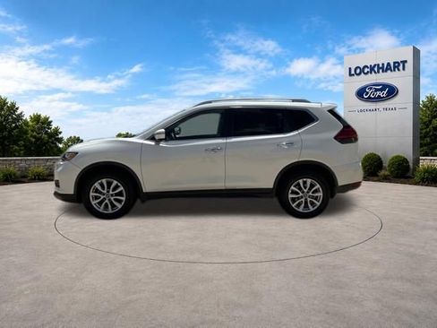 Used 2017 Nissan Rogue SV w/ SV Premium Package FWD image 4