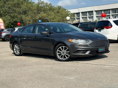 Used 2017 Ford Fusion SE w/ Fusion SE Technology Package