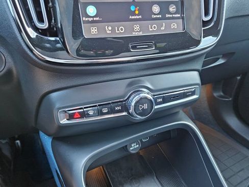 Certified 2023 Volvo C40 P8 Recharge Ultimate w/ Protection Package Premier AWD/4WD image 25