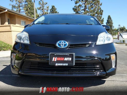 Used 2014 Toyota Prius Four w/ Solar Roof Package FWD image 17