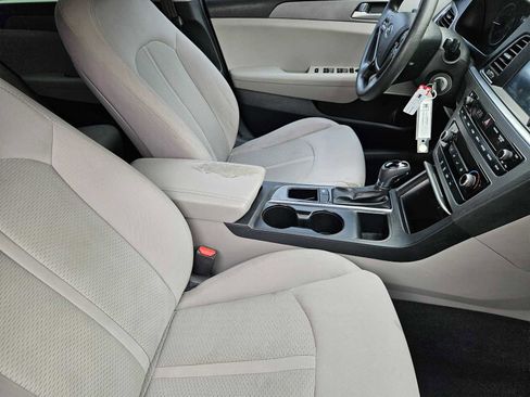 Used 2016 Hyundai Sonata SE image 12