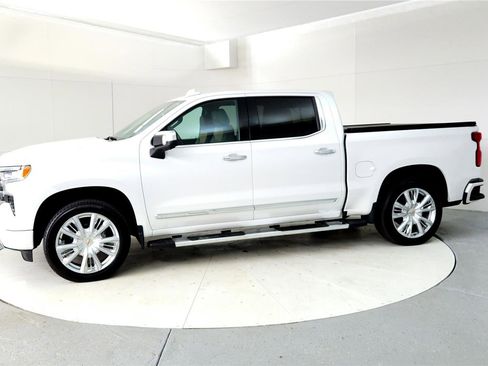 Used 2024 Chevrolet Silverado 1500 High Country w/ High Country Premium Package image 3