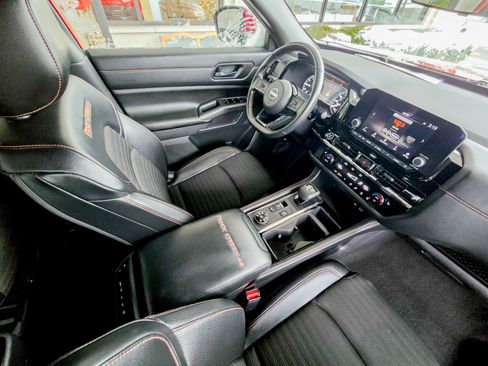 Used 2023 Nissan Pathfinder Rock Creek image 12