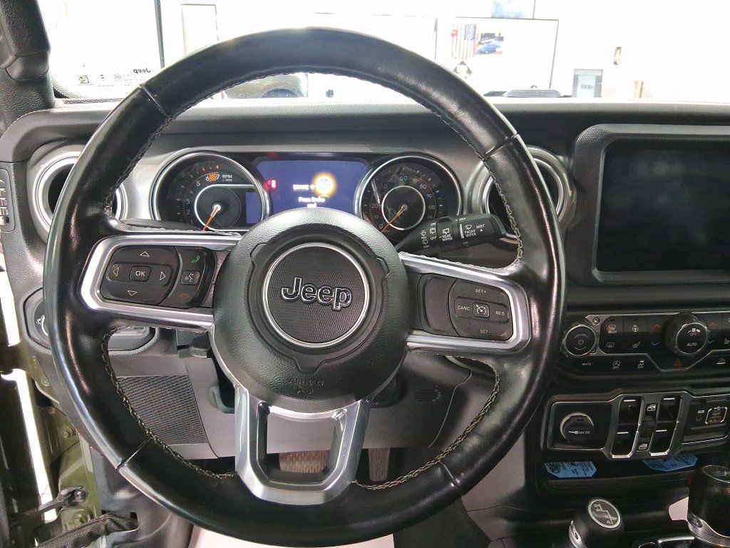 Used 2022 Jeep Wrangler Unlimited Sahara w/ Cold Weather Group AWD/4WD image 17