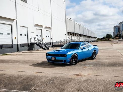 Used 2015 Dodge Challenger SRT Hellcat image 19