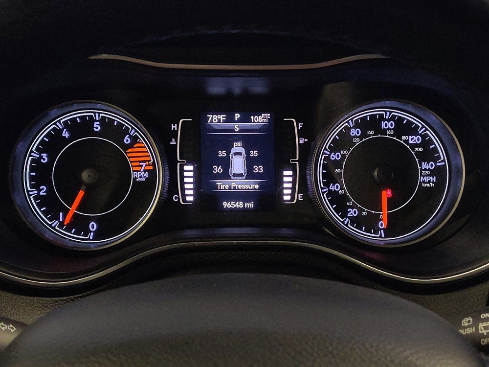 Used 2019 Jeep Cherokee Latitude Plus FWD image 23