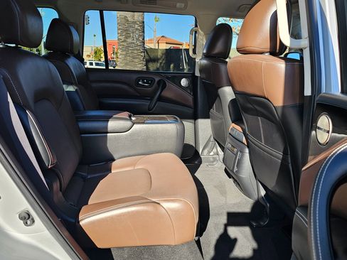 Used 2022 INFINITI QX80 Sensory w/ All-Season Package image 31