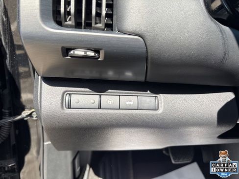 Used 2025 Nissan Pathfinder SL FWD image 61